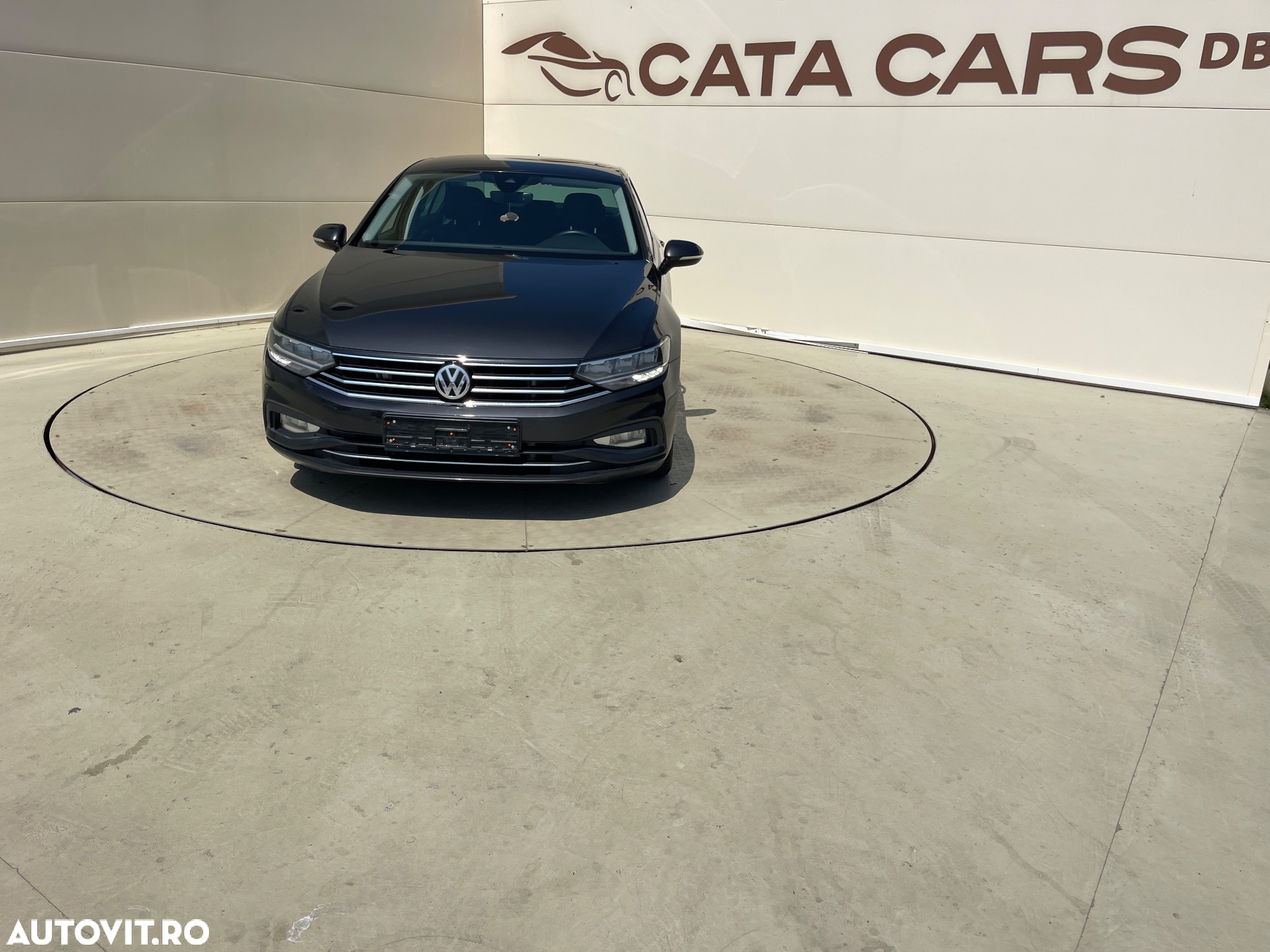 Volkswagen Passat - 2