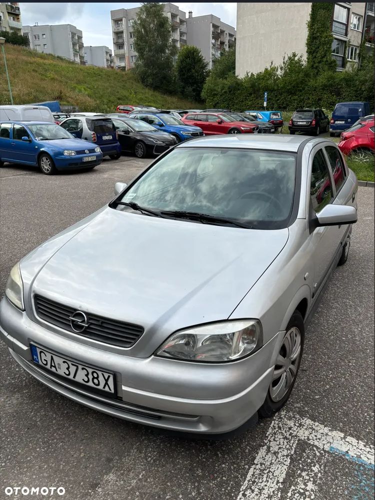 Opel Astra 2009 photo 2