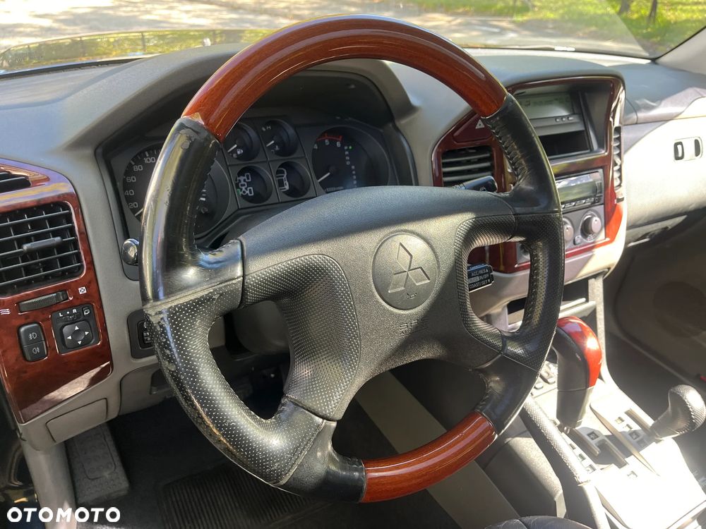 Mitsubishi Pajero 3.2 DID 7os - 12