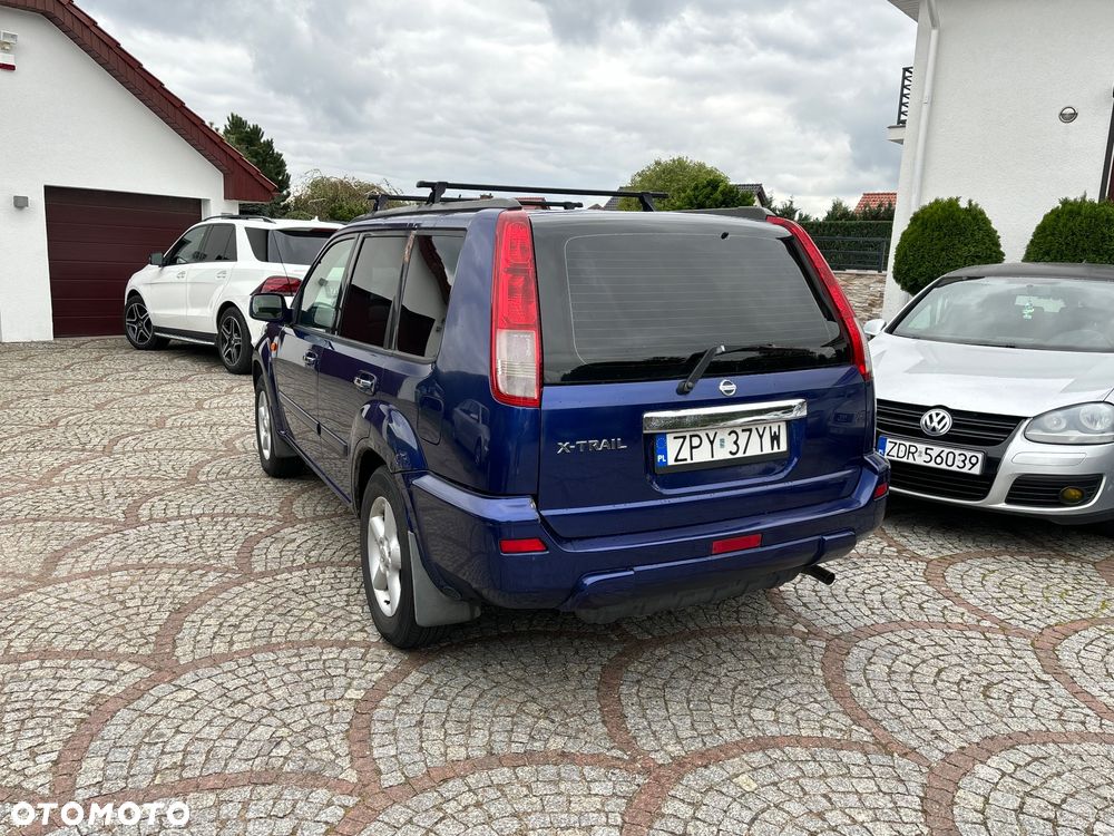 Nissan X-Trail 2.0 4x2 Comfort - 4