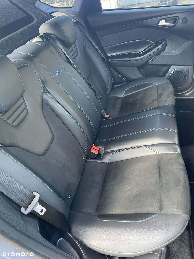 Ford Focus - 23