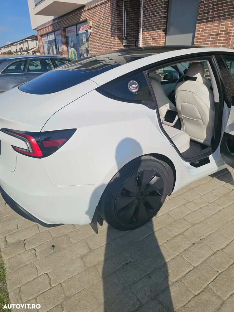 Tesla Model 3 RWD - 10