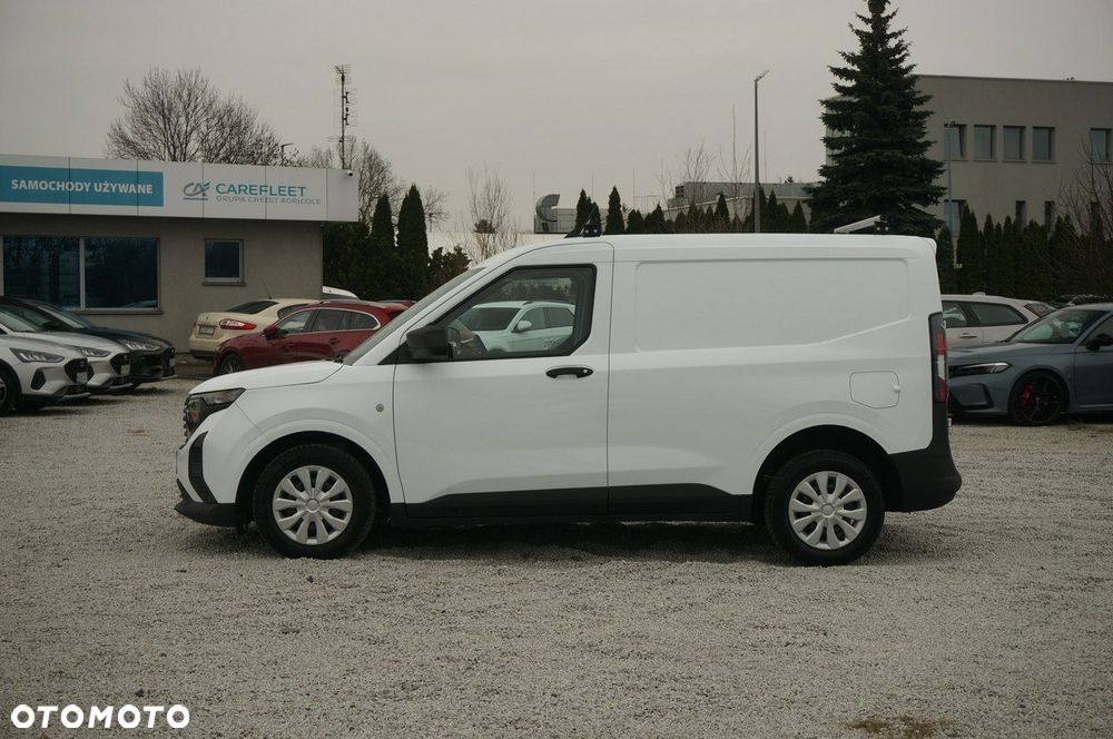 Ford Transit Courier - 10