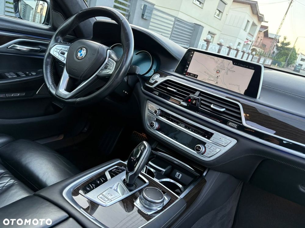 BMW Seria 7 740e iPerformance - 20