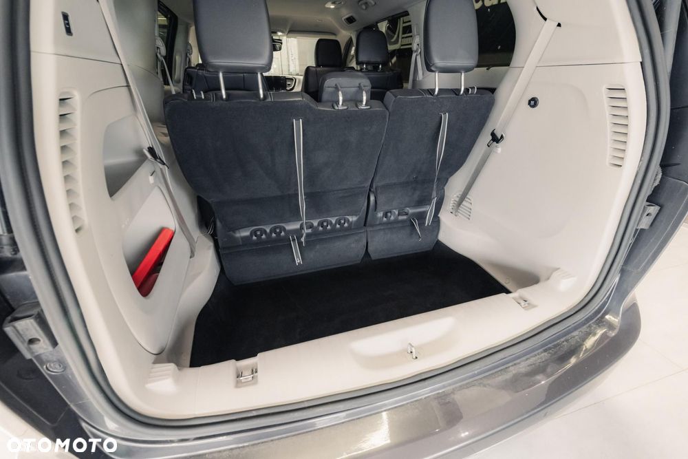 Chrysler Pacifica - 36