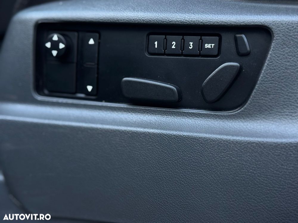 Volkswagen Touareg - 28