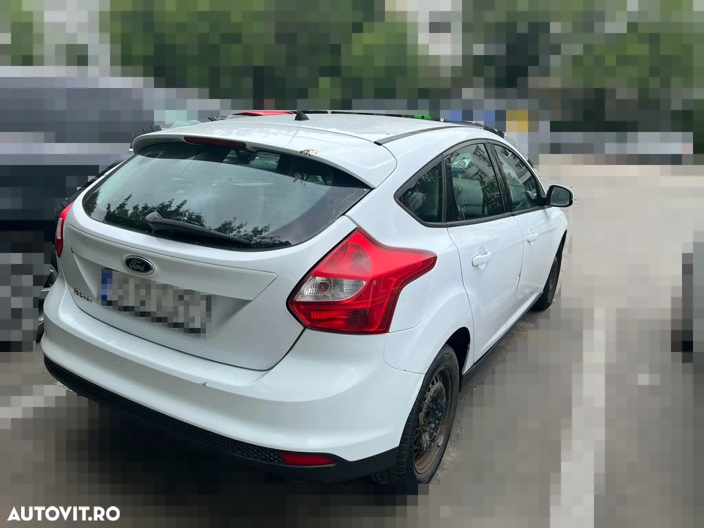 Ford Focus 1.6 Ti-VCT Ambiente - 3