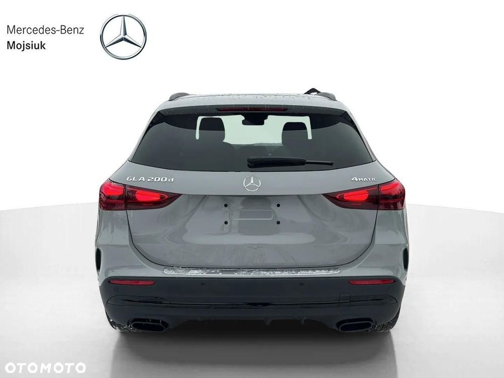 Mercedes-Benz GLA - 7