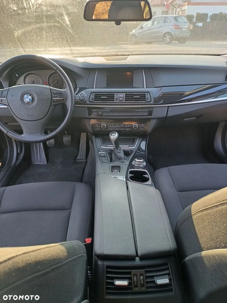 BMW Seria 5 520i - 5
