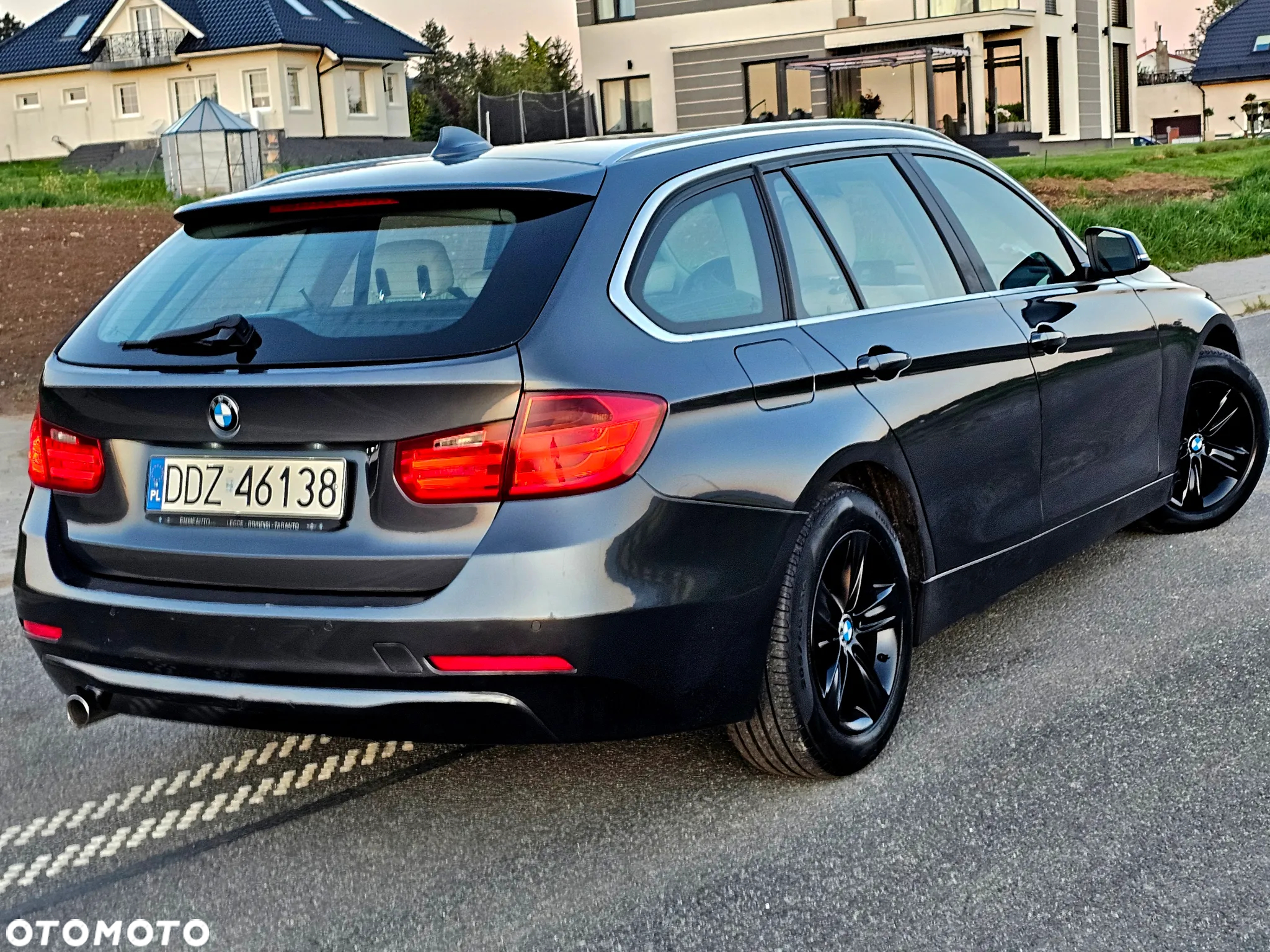 BMW Seria 3 318d Touring Luxury Line - 4