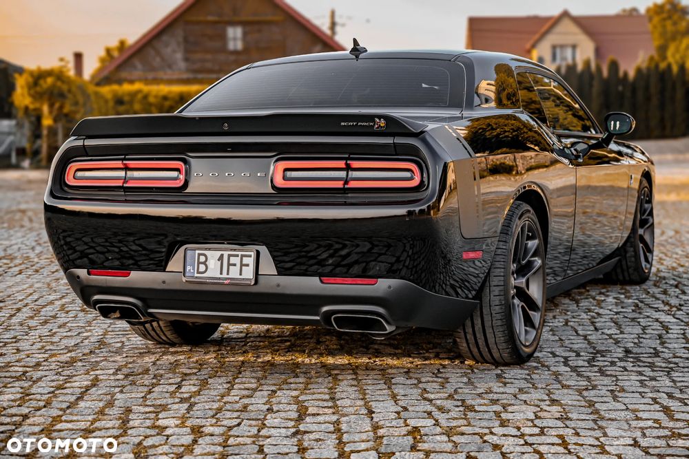 Dodge Challenger 6.4 Scat Pack - 12