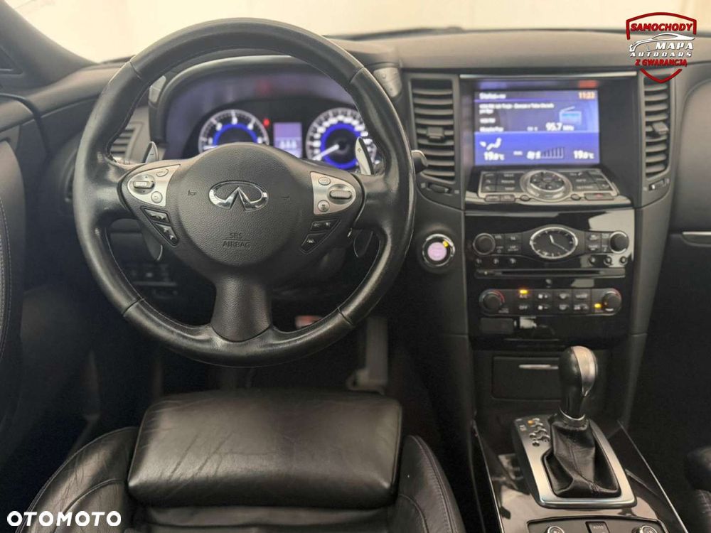 Infiniti QX70 - 19