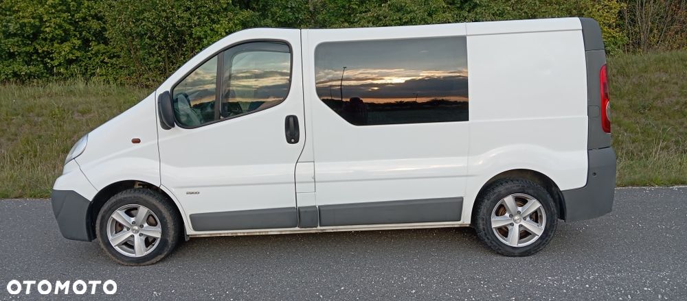 Opel Vivaro 2012 photo 3