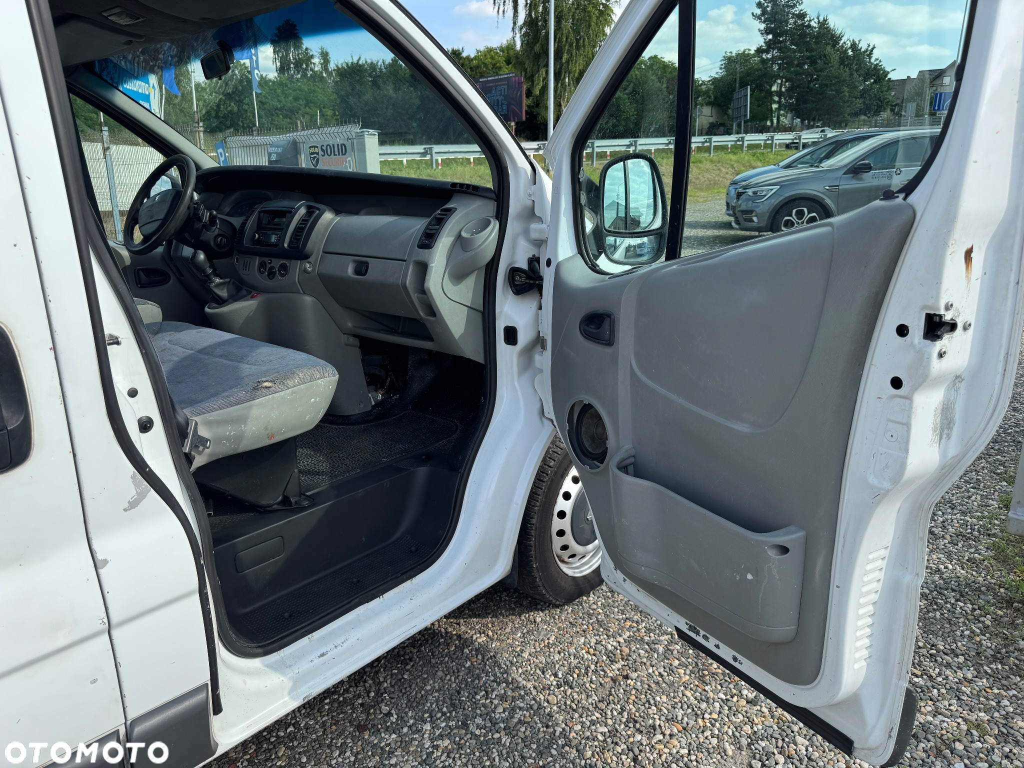 Renault Trafic - 16