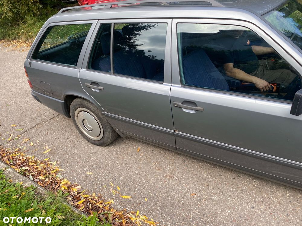 Mercedes-Benz 280 - 8