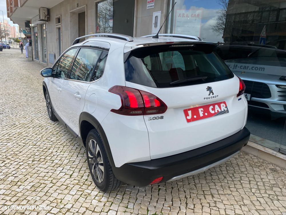 Peugeot 2008 PureTech 110 Stop&Start Allure - 8