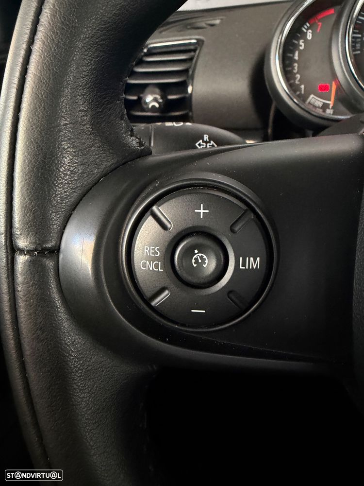 MINI Clubman Cooper Essential - 17