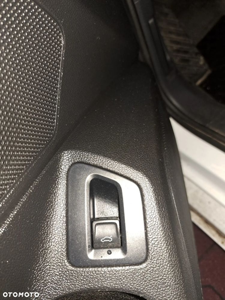 Volkswagen Passat 2.0 TDI SCR Comfortline DSG - 23