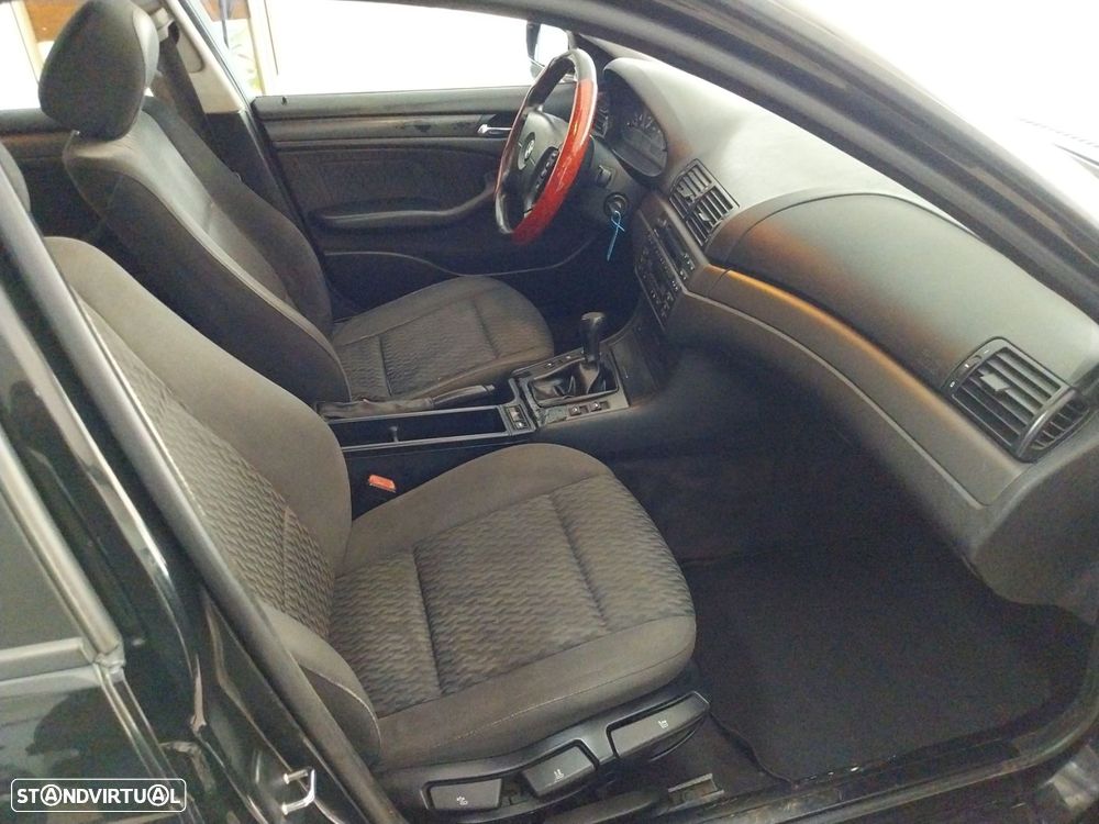 BMW 320 d Touring Séc.XXI - 6