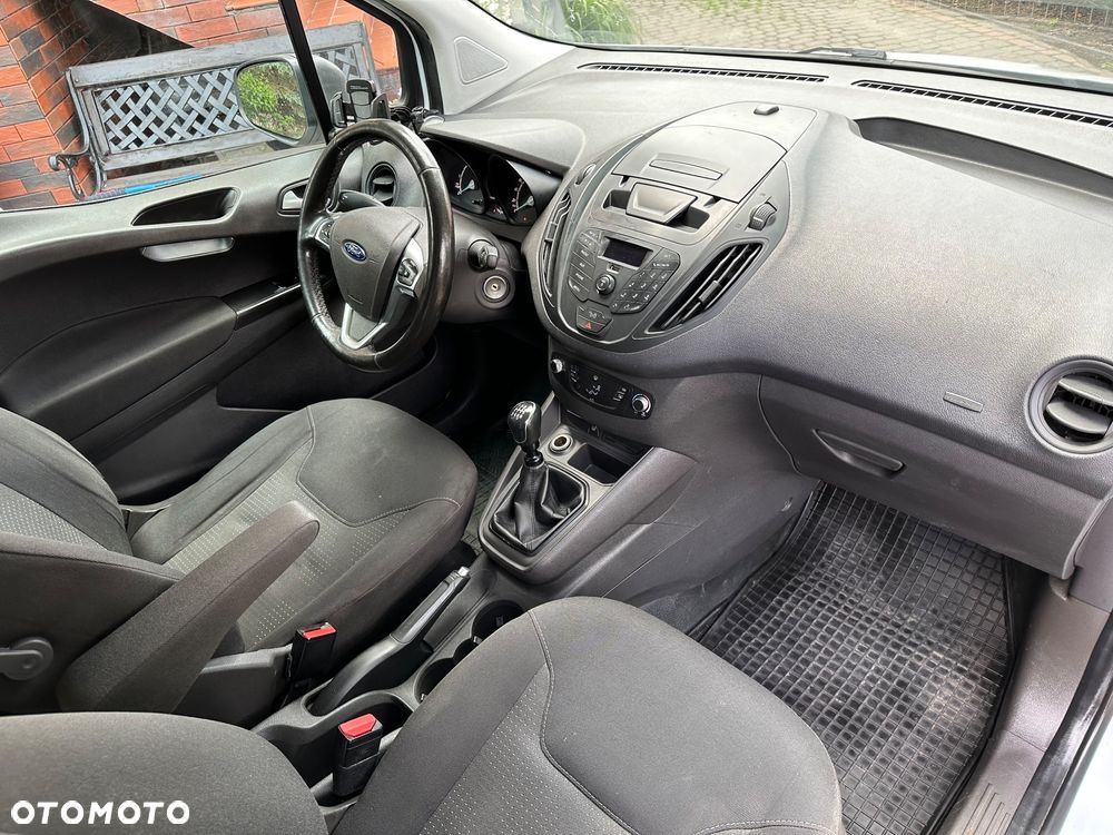 Ford Transit Courier - 14