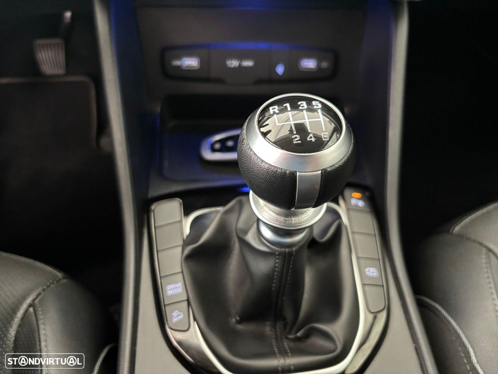 Hyundai Tucson 1.6 CRDi Vanguard - 17