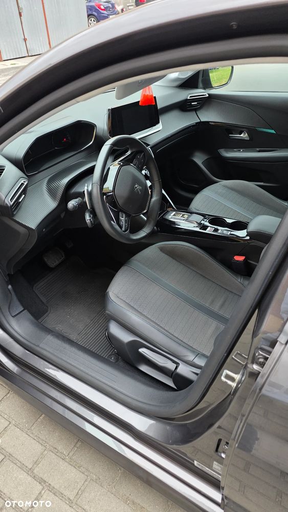 Peugeot 208 - 21
