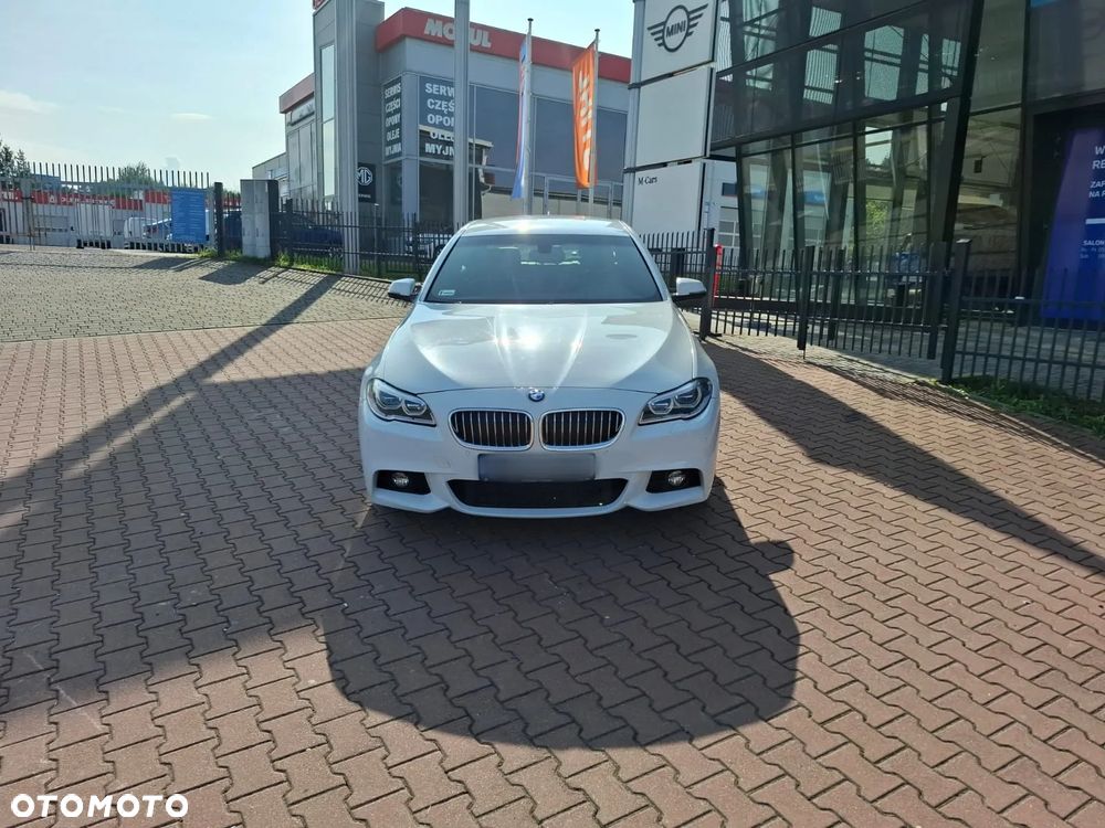 BMW Seria 5 525d xDrive Luxury Line - 2