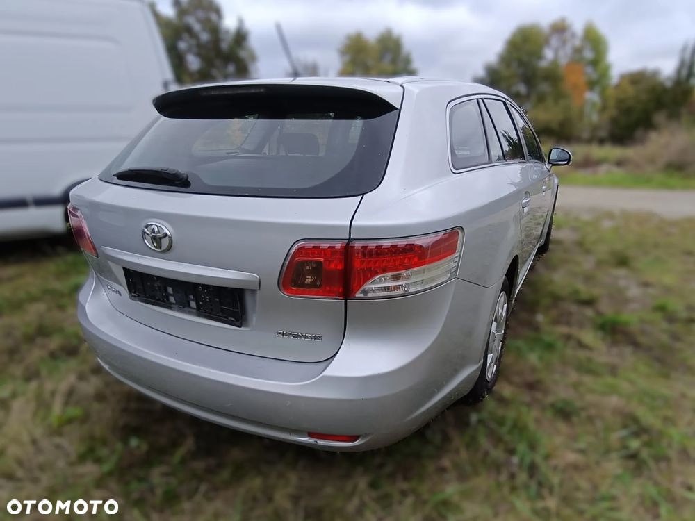 Toyota Avensis 1.6 Active - 2