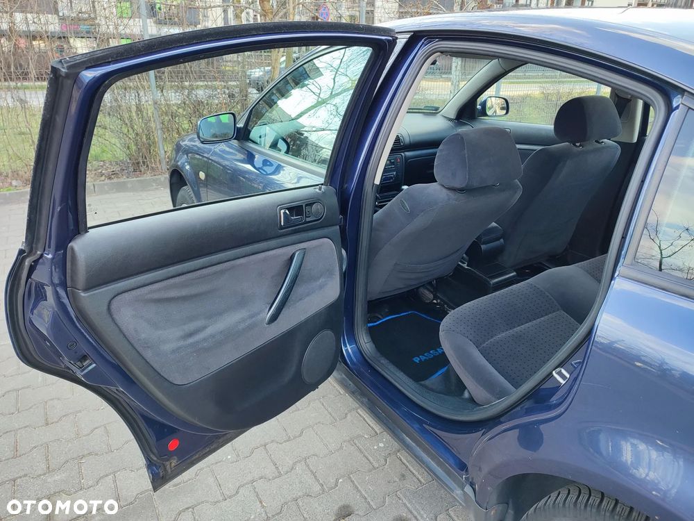 Volkswagen Passat 1.6 GL - 13