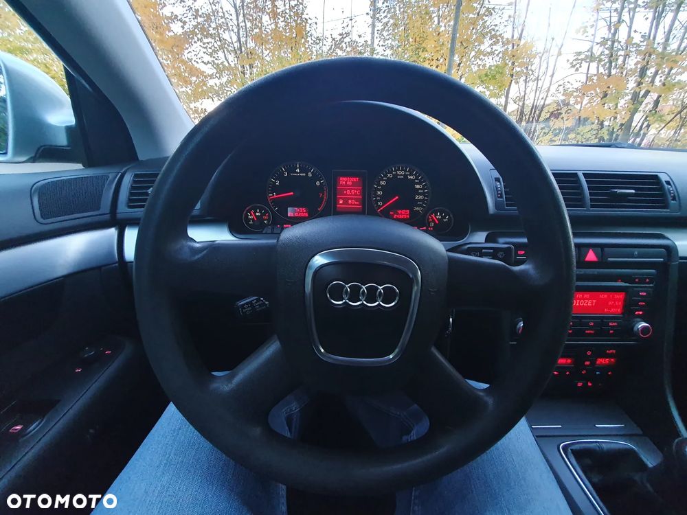 Audi A4 Limousine - 14