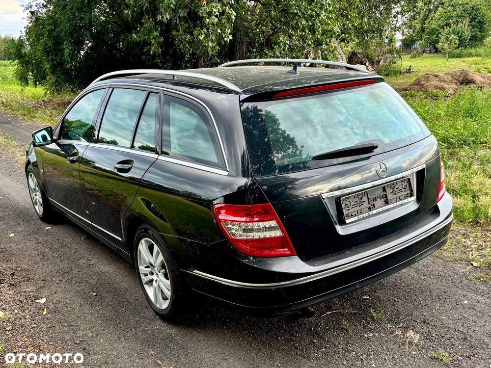 Mercedes-Benz Klasa C 180 CGI Automatik BlueEFFICIENCY Avantgarde - 12