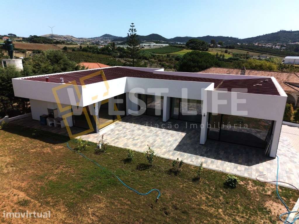 Moradia Térrea T4 com cave com vistas panorâmicas - localizada em B... - Grande imagem: 2/36