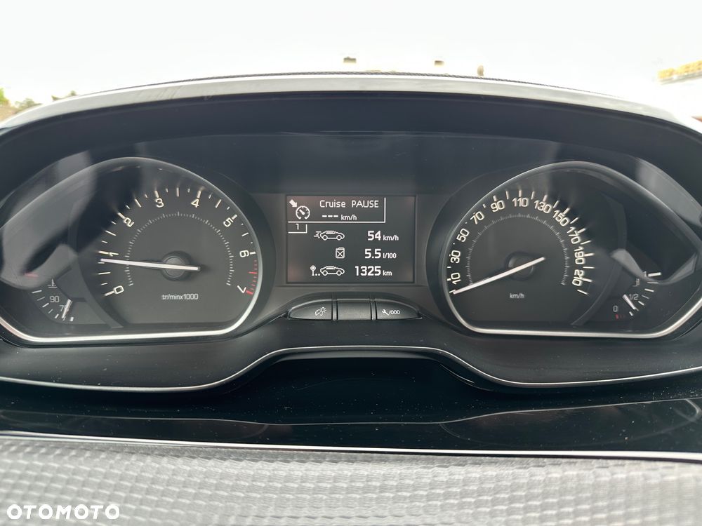 Peugeot 208 1.2 PureTech GPF Signature S&S - 11