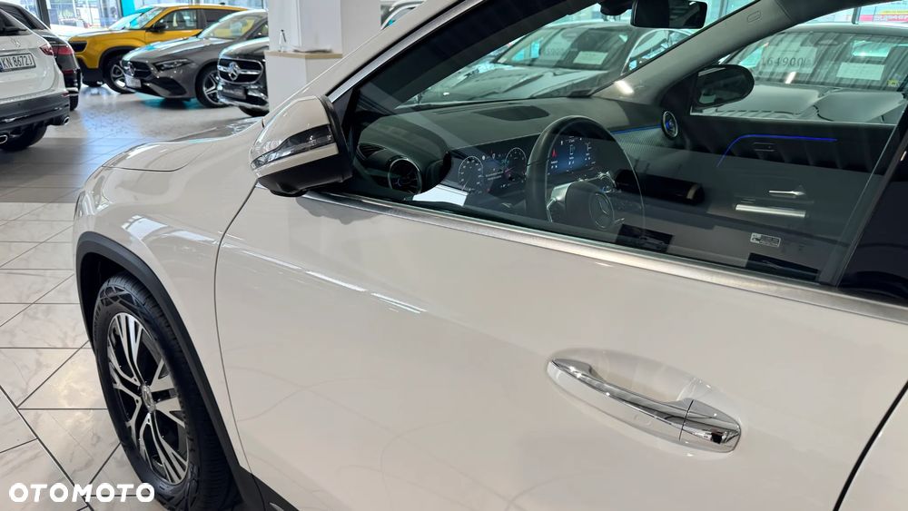 Mercedes-Benz GLA 200 mHEV 7G-DCT - 11