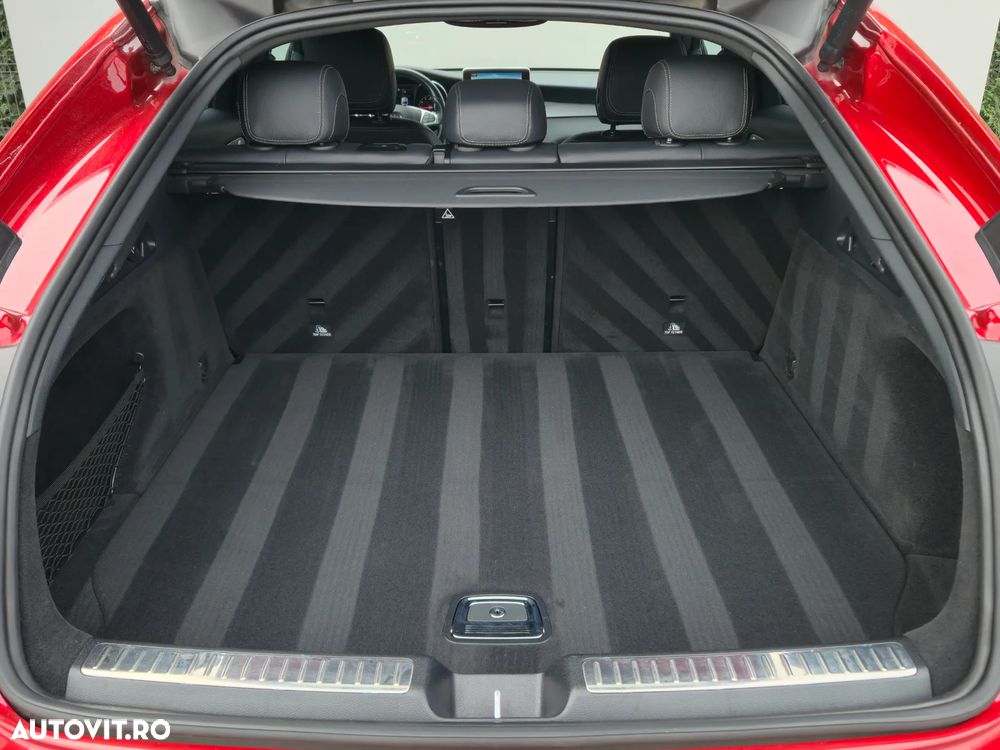 Mercedes-Benz GLC Coupe 250 4Matic 9G-TRONIC AMG Line - 29