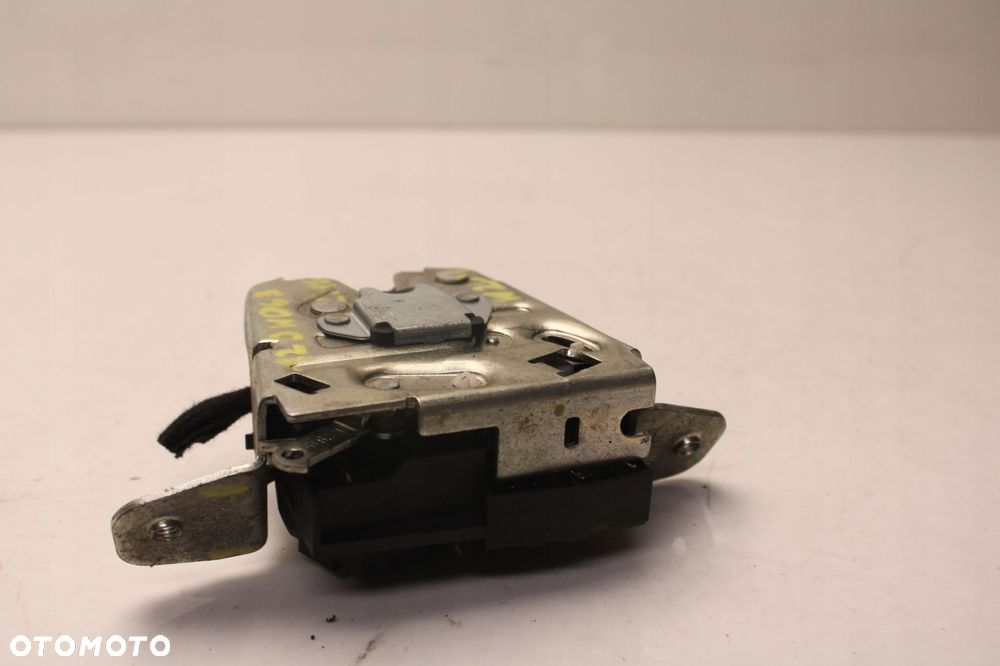 mercedes w204 lift kombi 11r- zamek klapy bagażnika tył tylny a2047401300 - 2