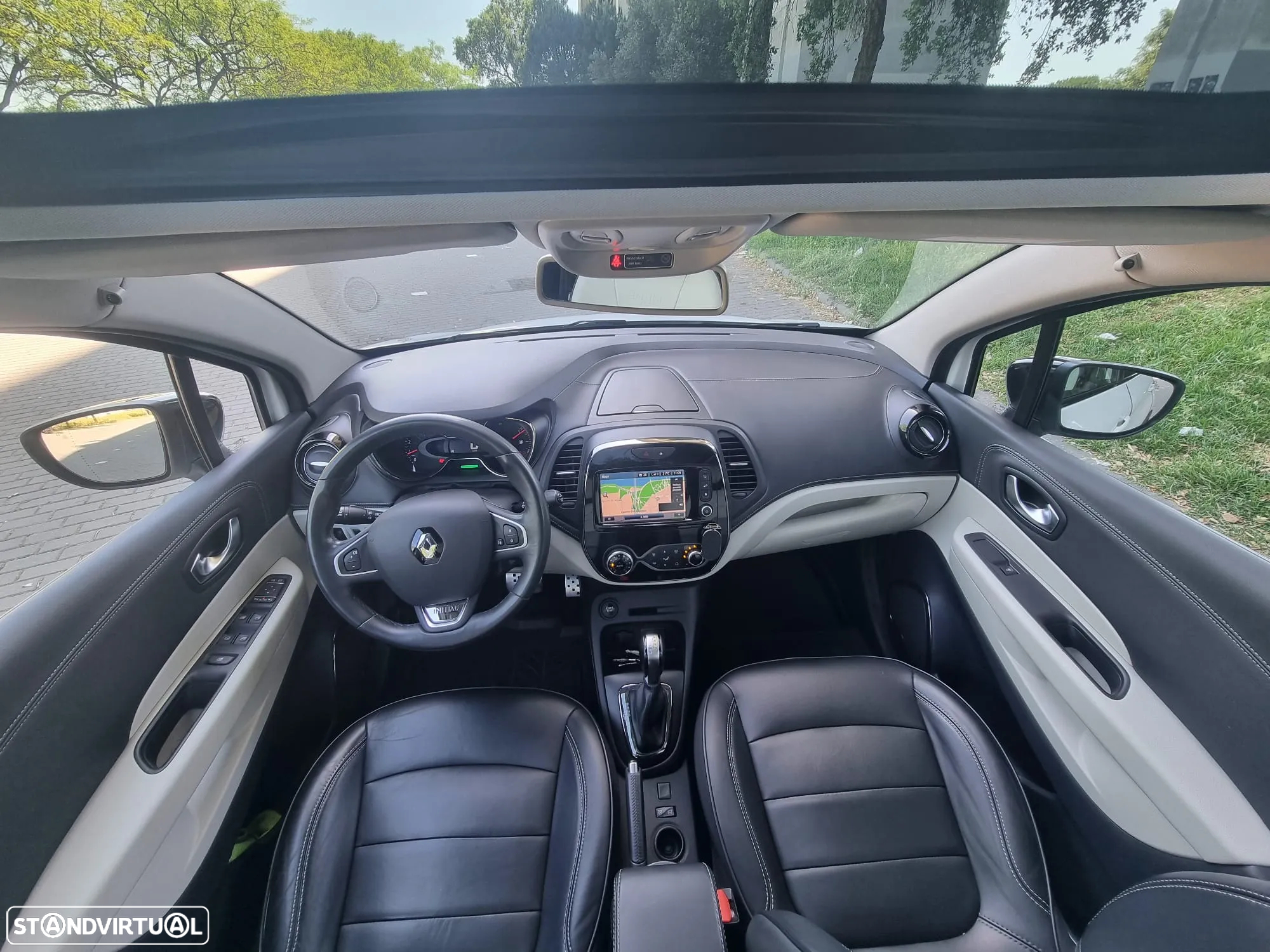 Renault Captur 1.5 dCi Initiale Paris EDC - 9