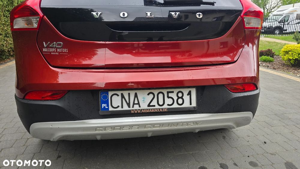Volvo V40 D2 R-Design - 12