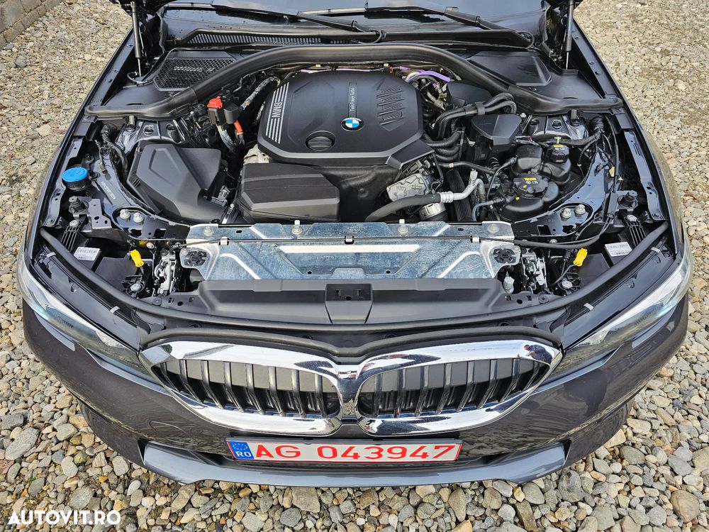 BMW Seria 3 320d Aut. M Sport - 16