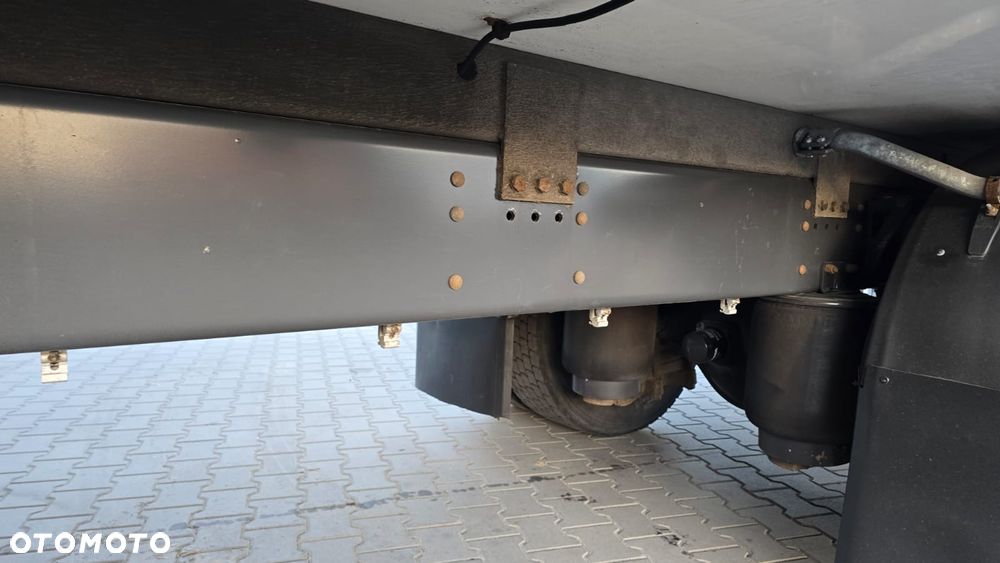 Scania P320 Euro 6 21 palet kontener super stan niski przebieg! kurierka rama do zabudowy laweta - 20