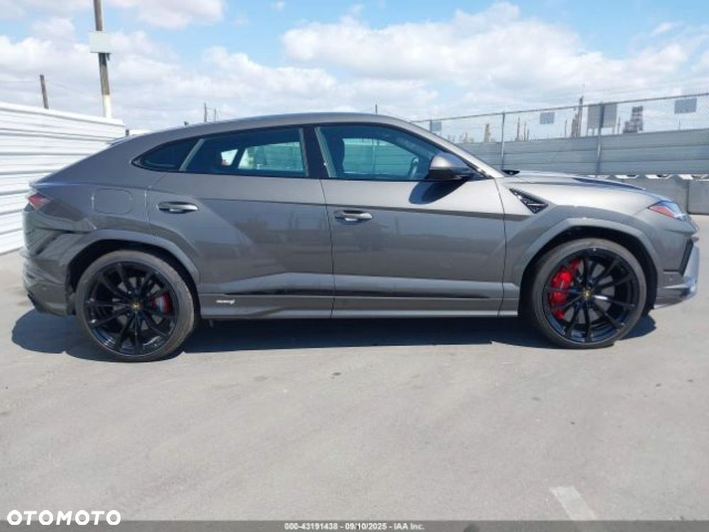 Lamborghini Urus - 7