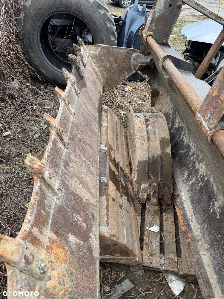 Caterpillar 428D - 17