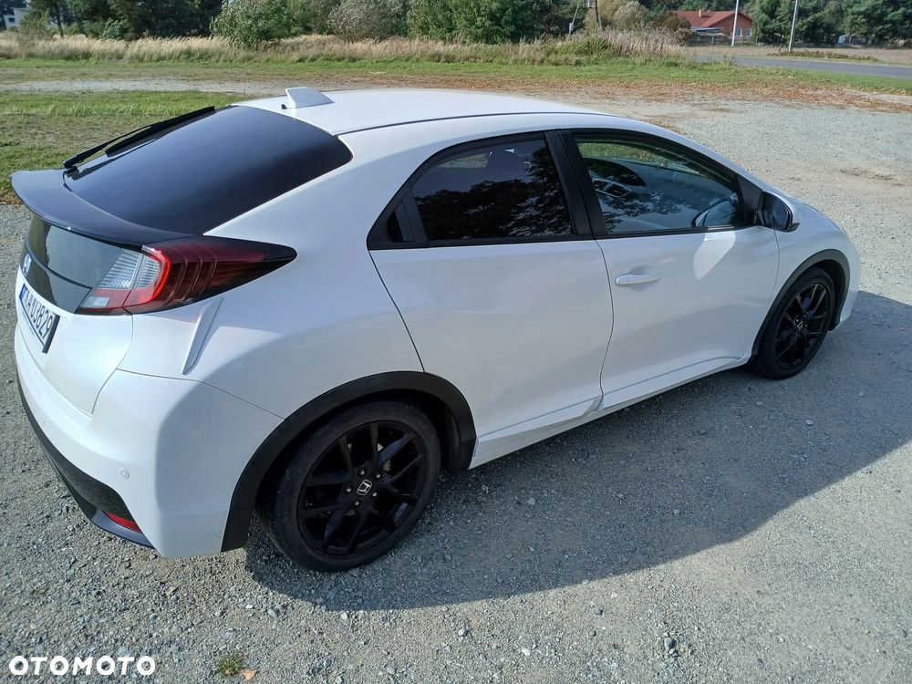 Honda Civic 1.8 Lifestyle Navi + Leather + ADAS - 3