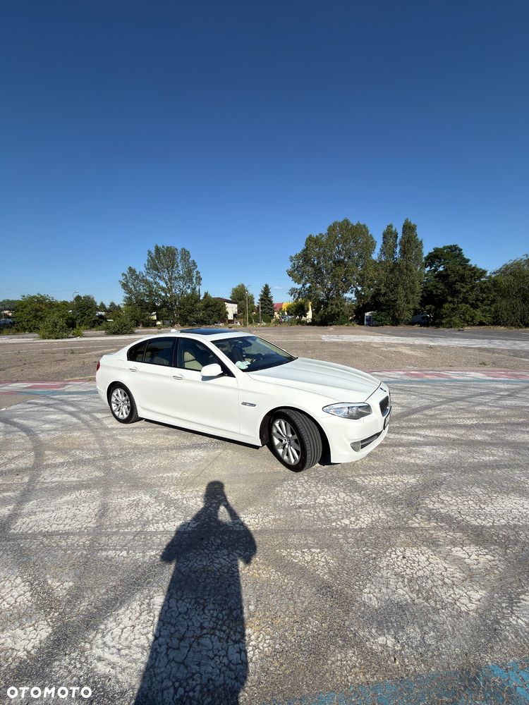 BMW Seria 5 528i - 5