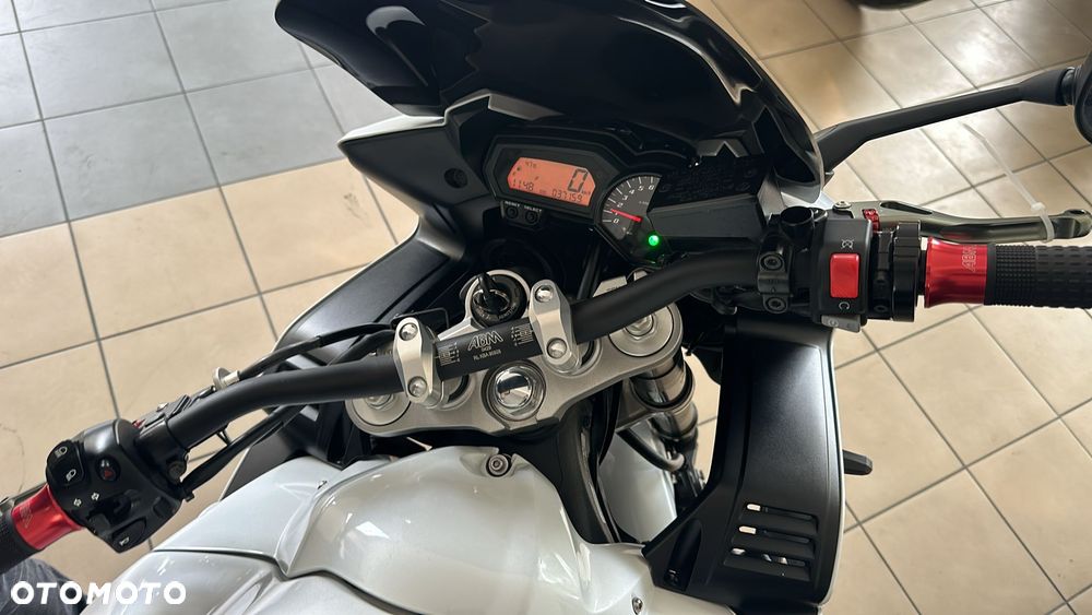 Yamaha FZ - 13