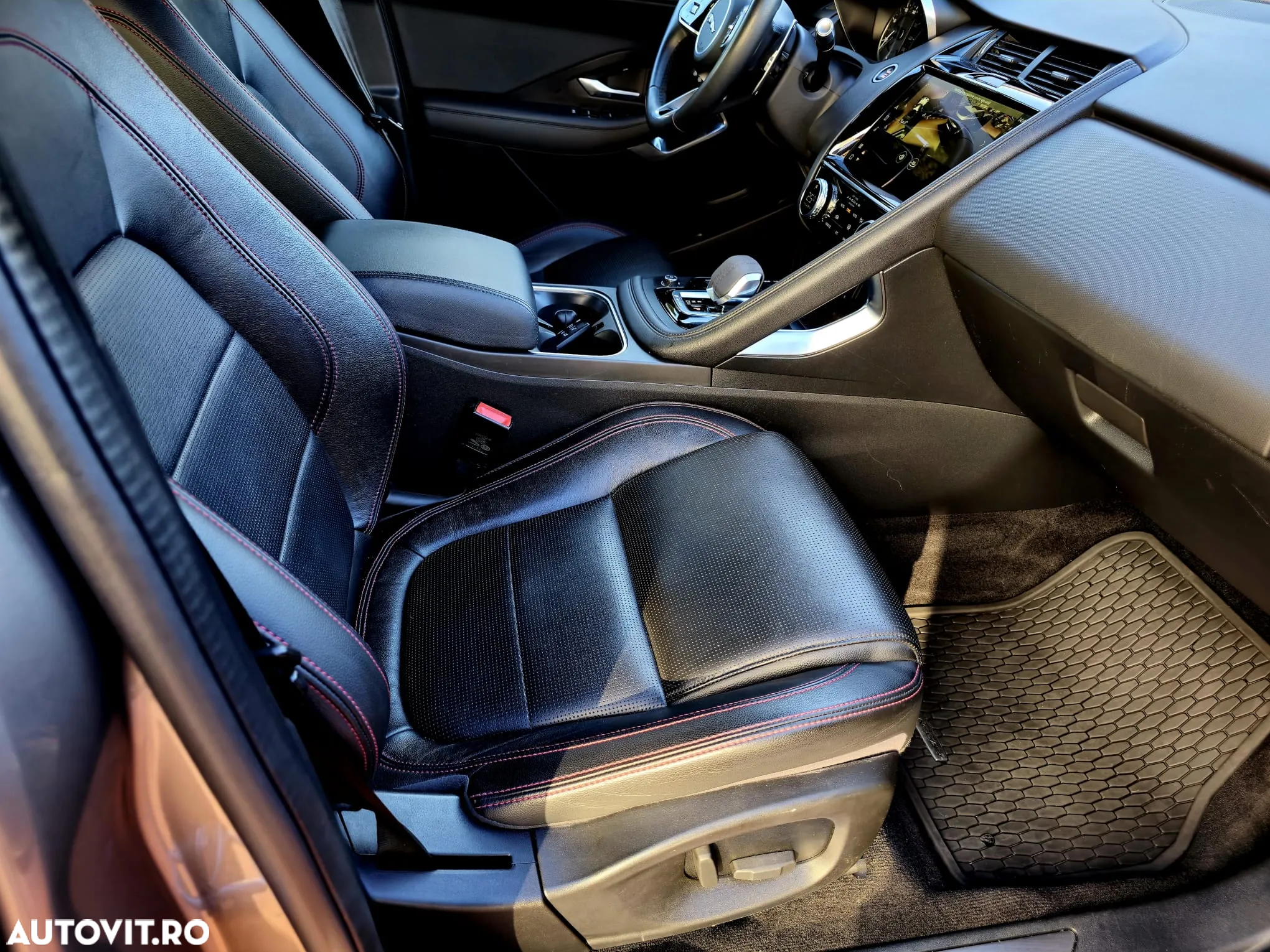Jaguar E-Pace - 16