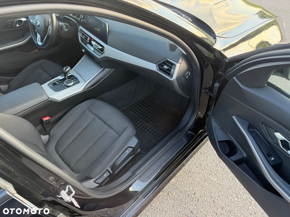 BMW Seria 3 320d xDrive Advantage - 8