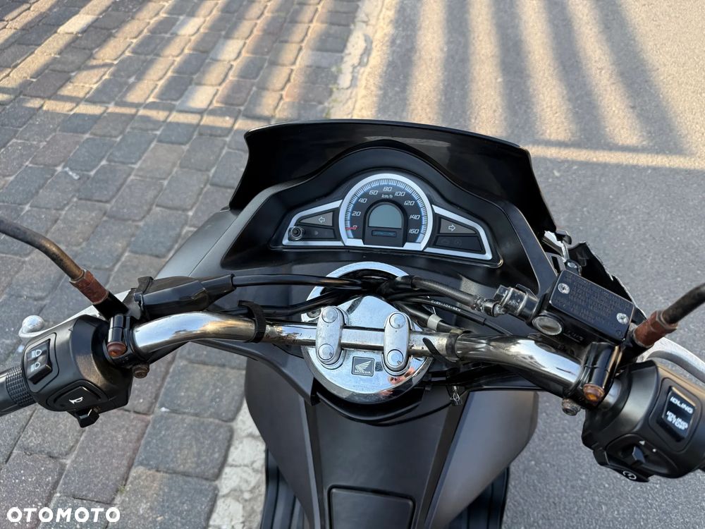 Honda PCX - 9