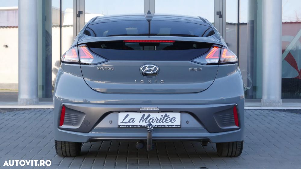 Hyundai IONIQ - 3