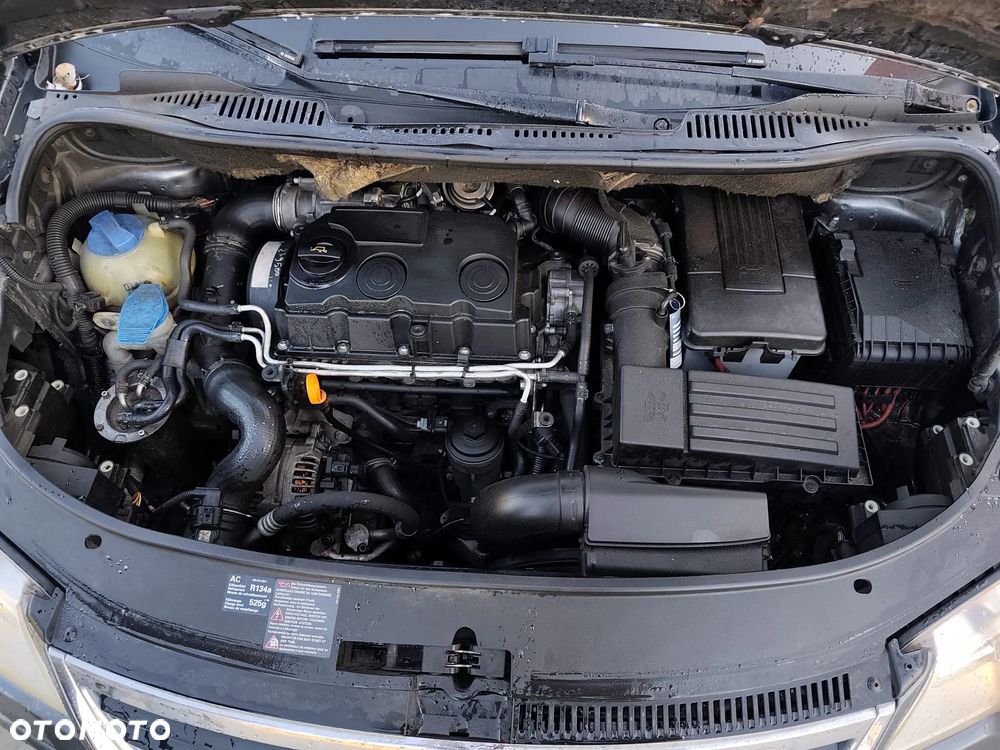 Volkswagen Touran - 10